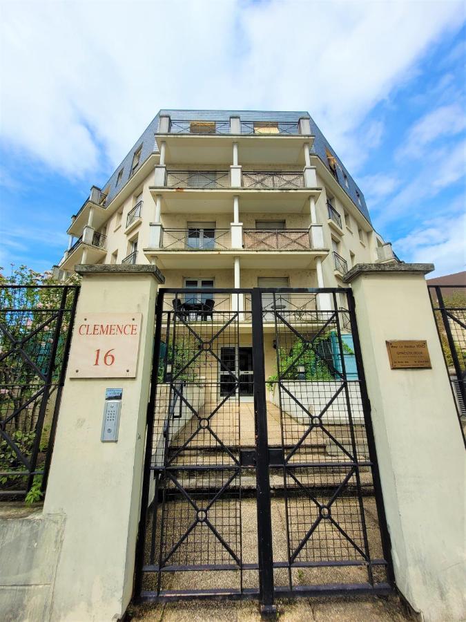 Nid Douillet Plein De Charme Avec Parking Gratuit Lejlighed Chantilly Eksteriør billede