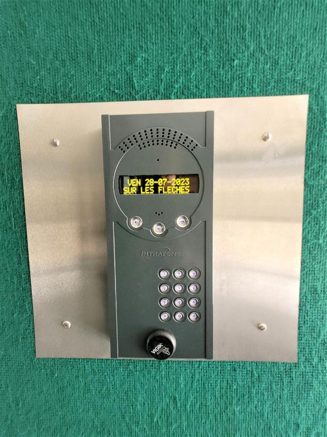 Nid Douillet Plein De Charme Avec Parking Gratuit Lejlighed Chantilly Eksteriør billede