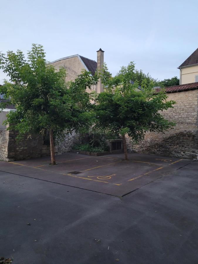 Nid Douillet Plein De Charme Avec Parking Gratuit Lejlighed Chantilly Eksteriør billede
